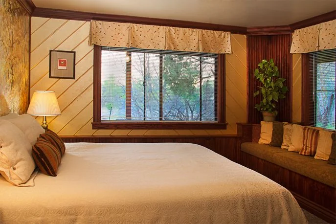 Golden Oaks corner suite with jetted tub and electric fireplace at Country Sunshine Bed & Breakfast